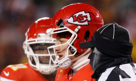 El fabricante dice que el casco de Patrick Mahomes 'hizo su trabajo' a pesar de romperse