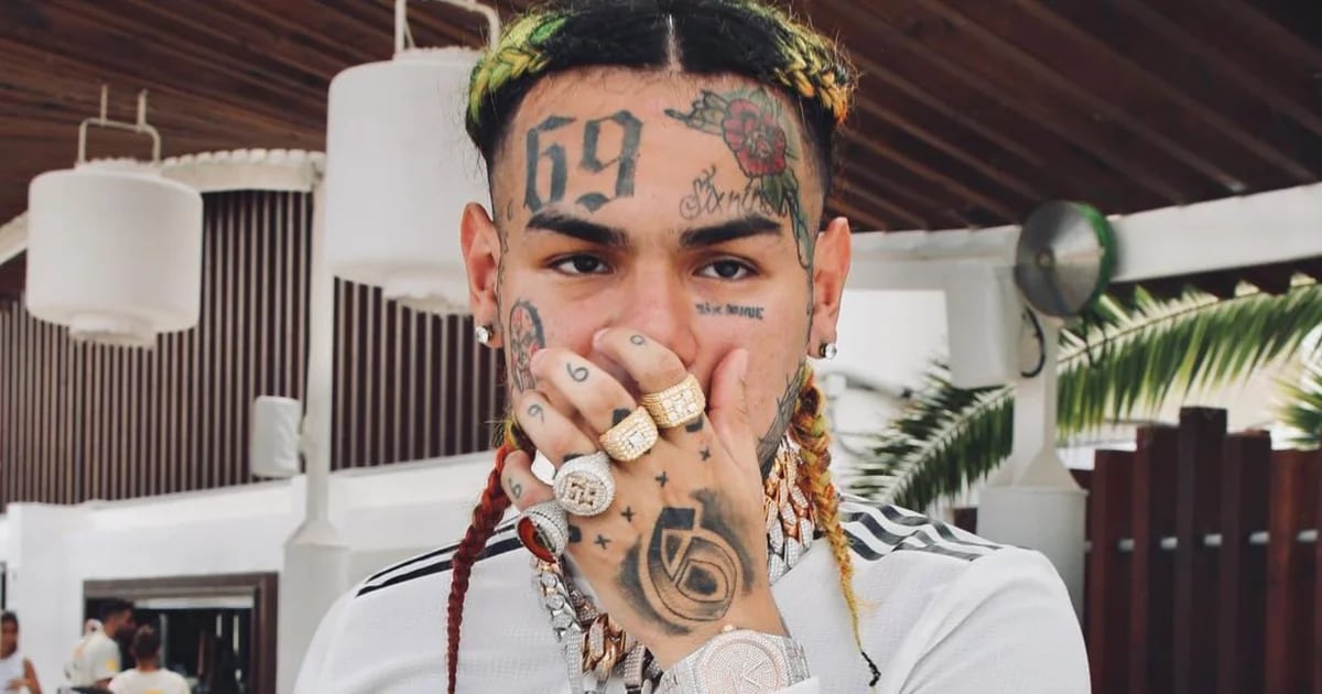 El rapero estadounidense Tekashi 6ix9ine fue arrestado en República Dominicana por violencia física y psicológica contra su novia.