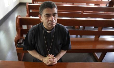 El régimen de Ortega y Murillo expulsa al obispo Rolando Álvarez ya los sacerdotes y seminaristas que mantenían en prisión |  internacional