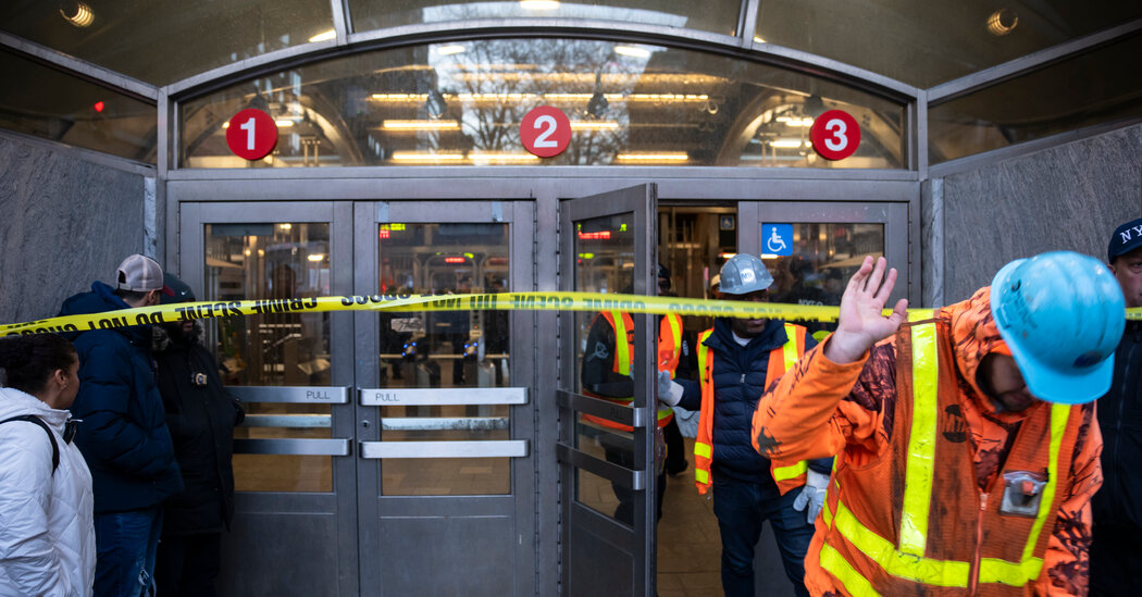 El servicio de metro se restablece por completo tras el descarrilamiento en Manhattan