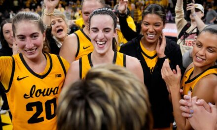 Iowa y Colorado detrás del número 1 de Carolina del Sur en el Top 25 femenino de AP
