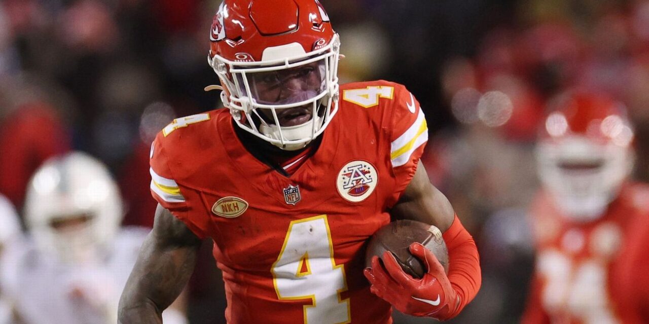 En temperaturas bajo cero, la WR Rashee Rice tiene 130 yardas recibidas en la victoria de los Chiefs sobre los Dolphins
