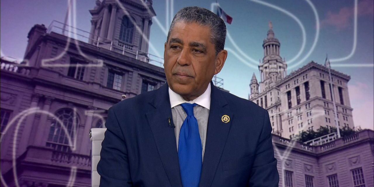 Espaillat dice que el límite de refugios es "poco realista" en algunos aspectos