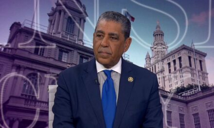 Espaillat dice que el límite de refugios es "poco realista" en algunos aspectos