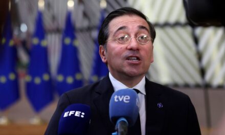 Exteriores confirma que España acepta el pasaporte de Kosovo pese a no reconocer su independencia |  España
