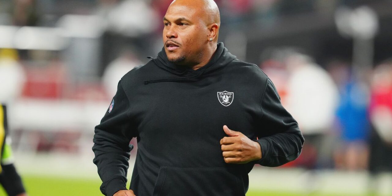 Fuentes: Antonio Pierce, principal candidato para el puesto de Raiders
