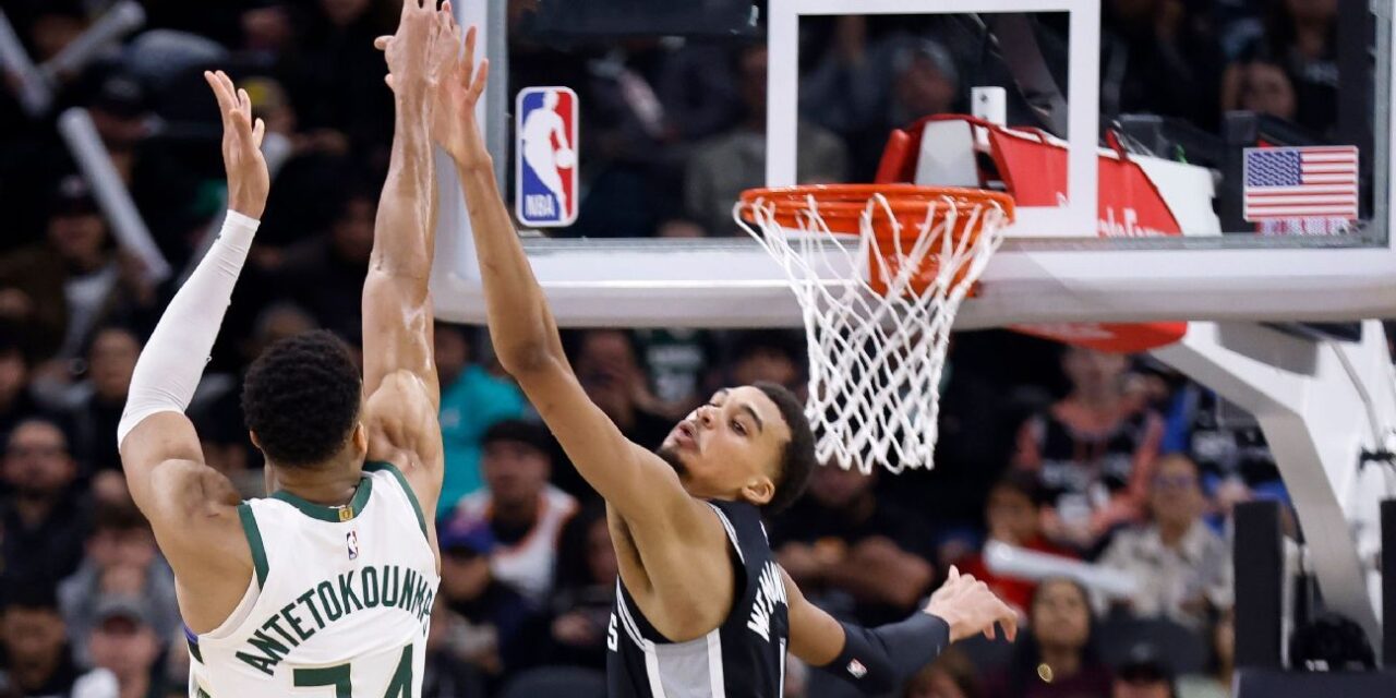Giannis Antetokounmpo de los Bucks cautivó después de la primera batalla con Victor Wembanyama de los Spurs
