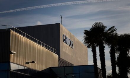 Grifols emprenderá acciones legales contra el fondo Gotham City por el informe que le hundió en Bolsa |  Economía