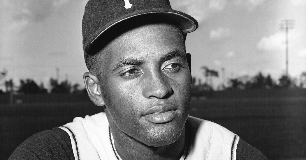 Honrar a Roberto Clemente con una moneda, dice congresista