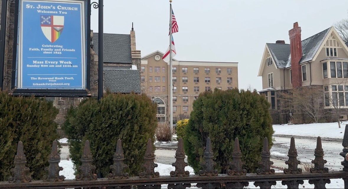 Iglesia de Staten Island busca refugio para inmigrantes