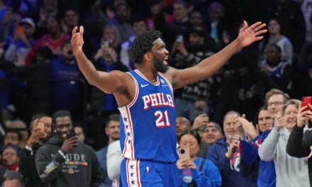 Joel Embiid anota 41 y supera a Nikola Jokic mientras los Sixers superan a los Nuggets
