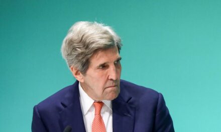 John Kerry dejará su cargo de enviado climático de Biden