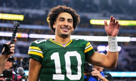 Jordan Love de los Packers casi perfecto contra los Cowboys y logra una sorprendente victoria