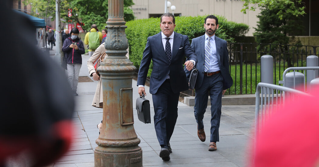 Joseph Tacopina, abogado clave de Trump, se retira a medida que se acerca el juicio penal en Manhattan