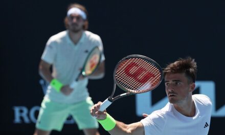 Jugadores divididos sobre el ambiente del bar en la cancha del Abierto de Australia