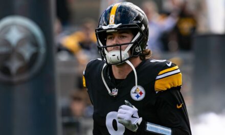 Kenny Pickett niega los rumores de que se negó a ser el QB2 de los Steelers el domingo