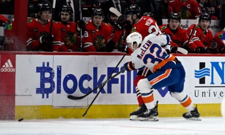 Kyle MacLean debuta en la NHL frente a su padre