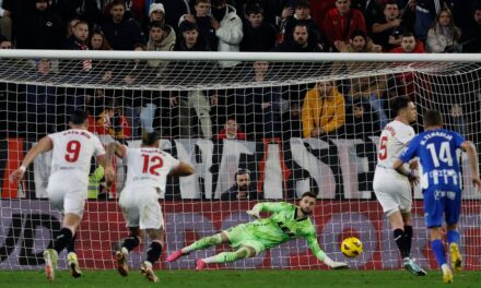 La Federación y LaLiga hacen públicos los audios del VAR por primera vez en España: “El impacto es por detrás, de lleno sobre el delantero” |  Fútbol |  Deportes