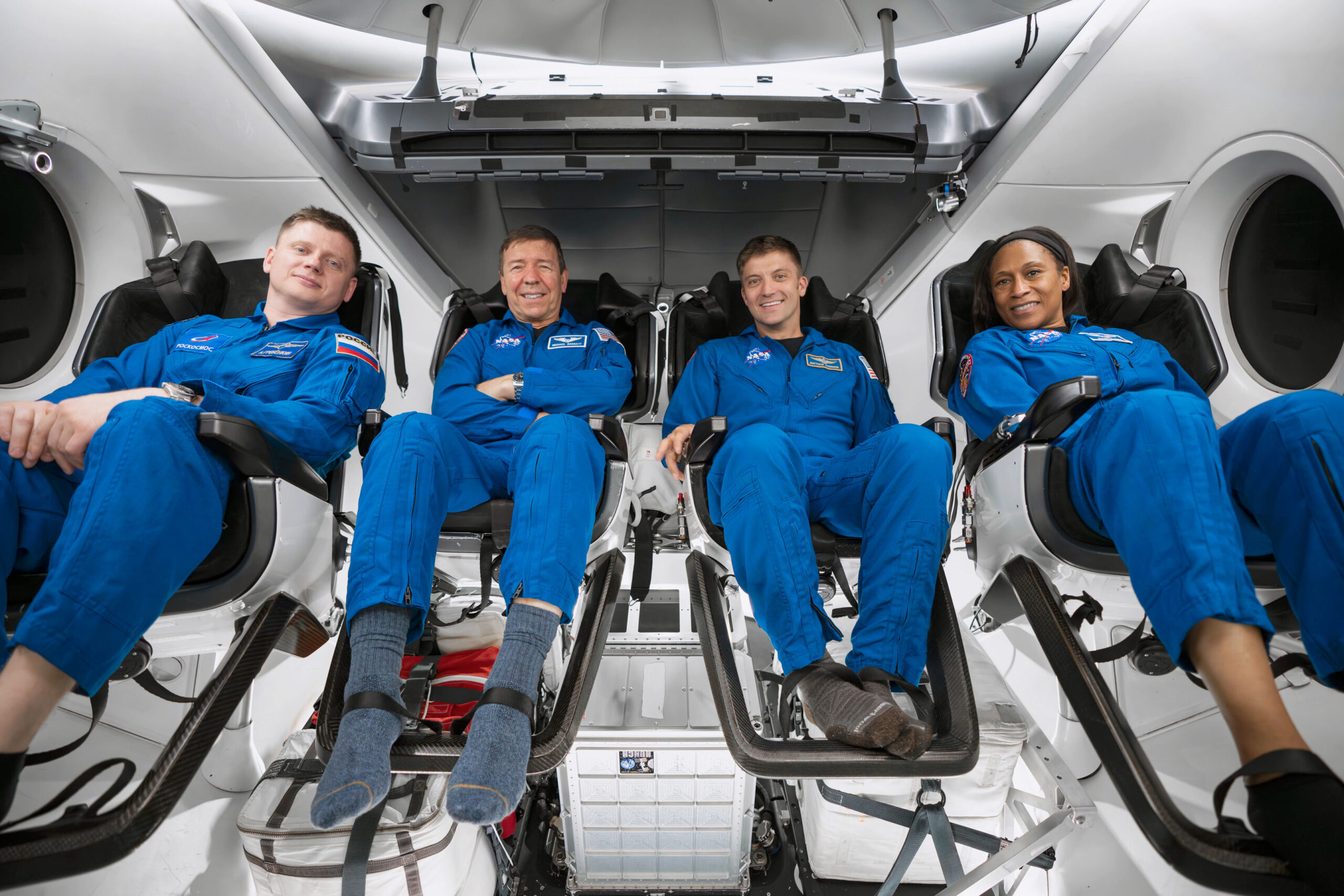 Experimente el lanzamiento de la misión SpaceX Crew-8 de la NASA