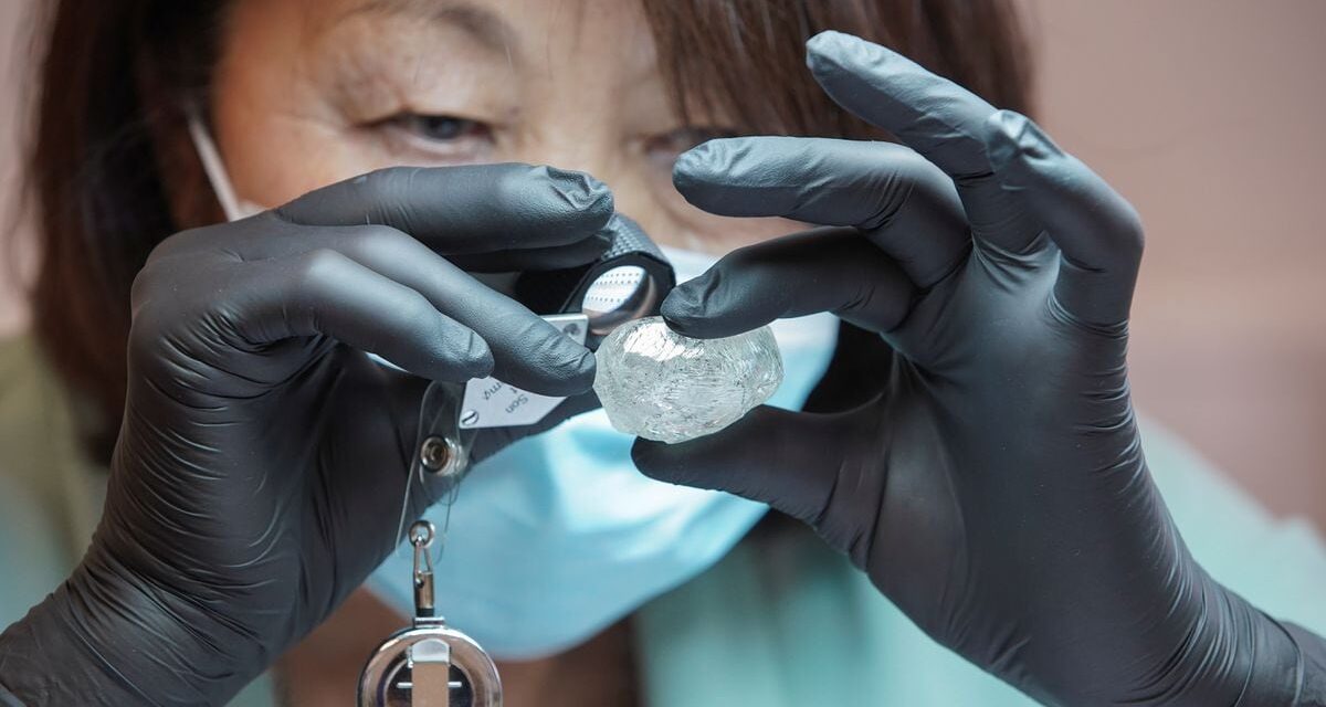 La UE sanciona a Alrosa, la empresa rusa líder en el comercio internacional de diamantes del mundo |  internacional