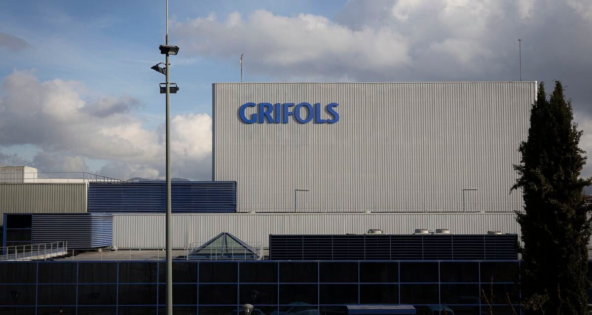 La acción de Grifols vuelve a caer un 15%, hasta mínimos en cinco años |  Economía
