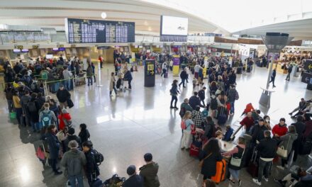 La huelga de 'handling' de Iberia eleva su seguimiento del 15% al ​​16,5% en su segundo día |  Economía