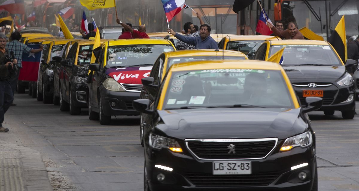 La 'ley Uber' enciende a los conductores en Chile |  Negocios