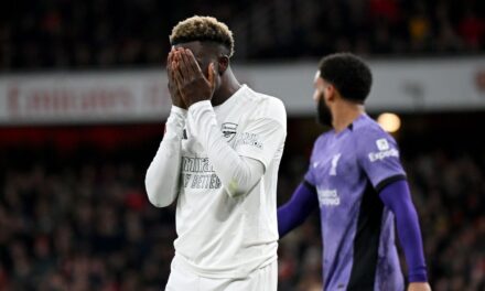 La salida del Arsenal de la Copa FA demuestra que deben fichar pronto a un delantero