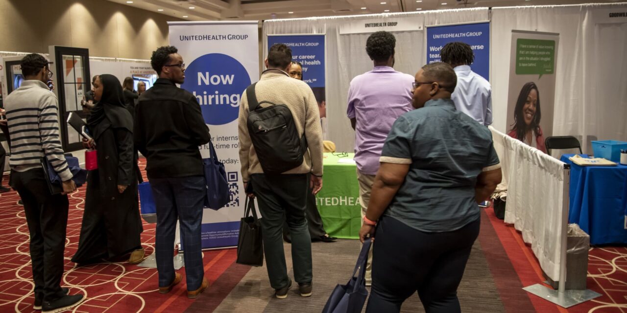 La tasa de desempleo para los afroamericanos cae al 5,2% para finalizar 2023 con una nota positiva