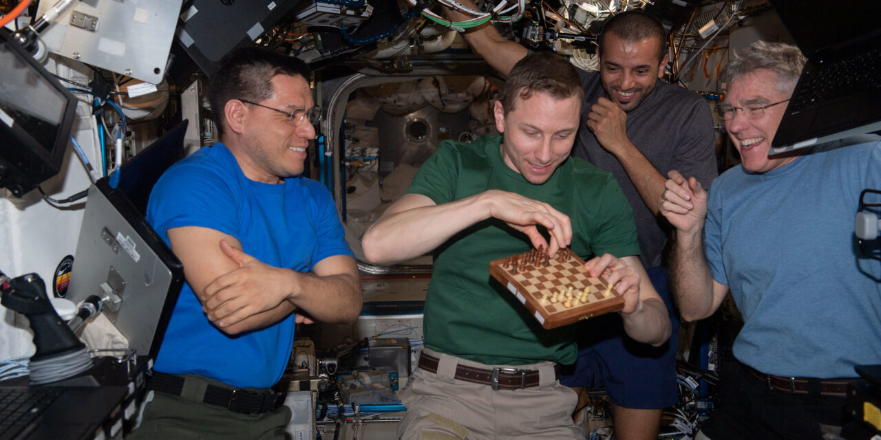 La tripulación de la Expedición 69 y tres astronautas de la NASA compartirán los aspectos más destacados de la misión
