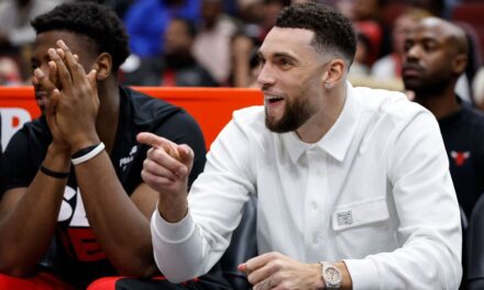 LaVine (pie) de los Bulls progresa muy bien, dice Donovan