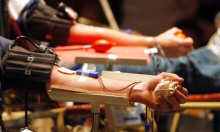 Las donaciones de sangre alcanzan su nivel más bajo en 20 años, dice la Cruz Roja