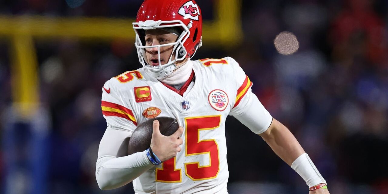 Los Chiefs encuentran defensa en el momento adecuado para noquear a los Bills como visitantes