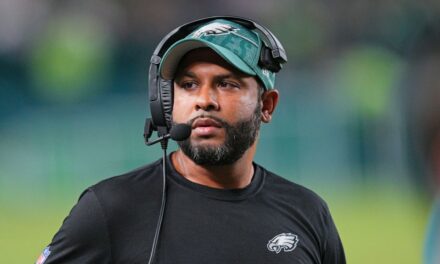 Los Eagles supuestamente despiden al coordinador defensivo degradado Sean Desai