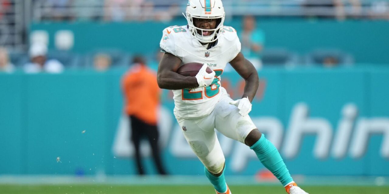 Los TD de De’Von Achane y Tyreek Hill ayudan a Miami a tomar ventaja en el medio tiempo