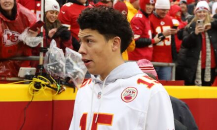 Los fiscales retiran los cargos por delitos graves contra el hermano de Patrick Mahomes