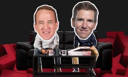 Los mejores momentos de 'ManningCast' del juego de comodines Eagles-Buccaneers