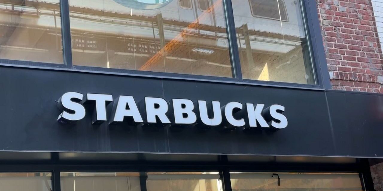 Los trabajadores de Starbucks se sinceran sobre sus luchas y demandas
