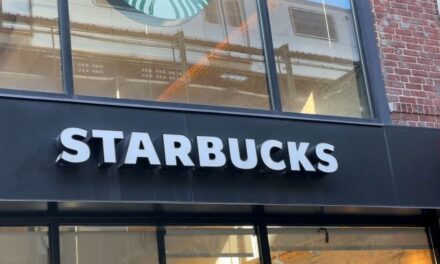 Los trabajadores de Starbucks se sinceran sobre sus luchas y demandas