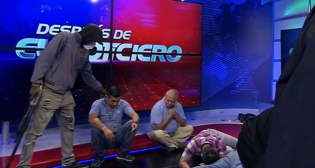Media hora de terror en el plató: “Es muy fácil matar a los periodistas en Ecuador, demasiado fácil”
