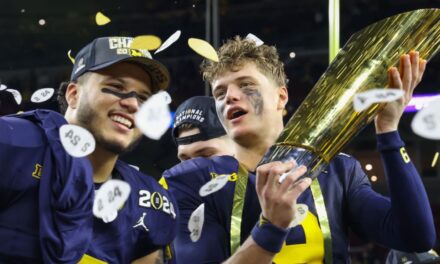 Michigan QB JJ McCarthy, RB Blake Corum ingresando al draft de la NFL