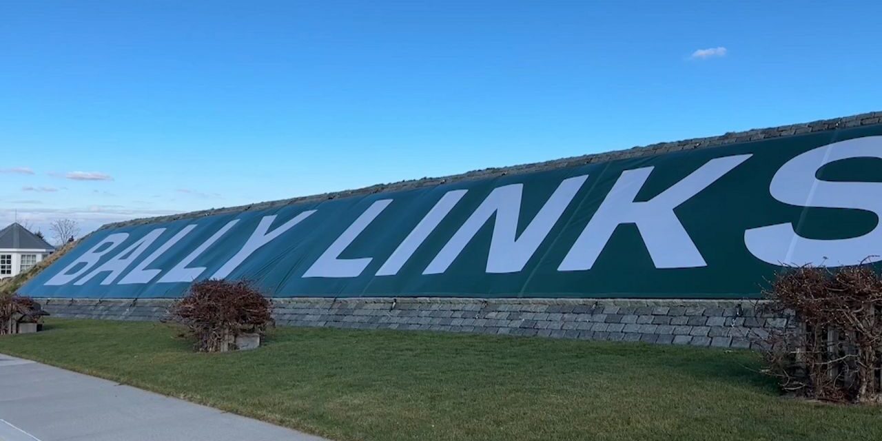Nombre de Trump reemplazado oficialmente en campo de golf del Bronx