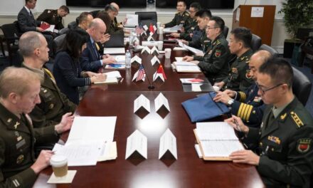 Oficiales militares estadounidenses y chinos reanudan conversaciones
