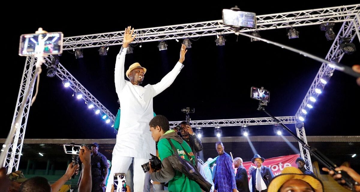 Ousmane Sonko: El líder de la oposición de Senegal queda excluido de la carrera presidencial |  internacional