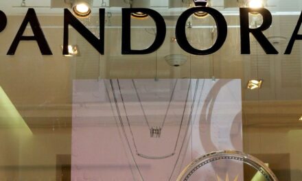 Pandora supera la orientación sobre un sólido crecimiento de las ventas navideñas