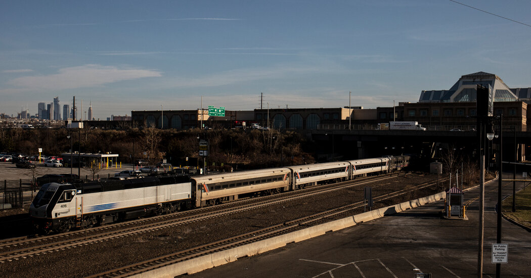 Para evitar las reglas de Nueva York, autobuses llenos de inmigrantes dejaron a los inmigrantes en Nueva Jersey