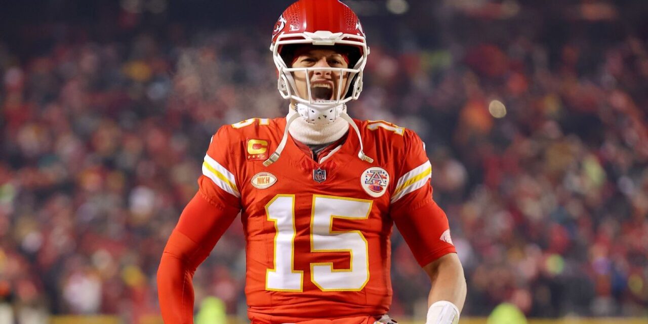 Patrick Mahomes y la defensa impulsan la victoria de los Chiefs sobre los Dolphins
