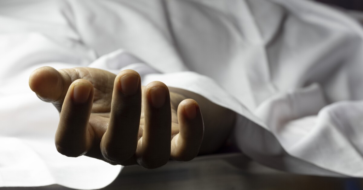 Por un supuesto chisme, mujer asesinó a su compañera de trabajo con un arma cortopunzante.