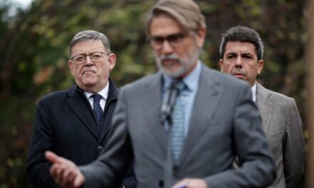 Primer desencuentro público entre Mazón (PP) y Barrera (Vox) a cuenta de Ximo Puig y ETA |  Comunidad Valenciana |  España