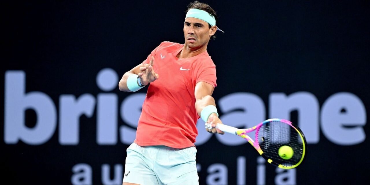 Rafael Nadal fue derrotado en el regreso del tenis internacional de Brisbane, pero muestra signos alentadores